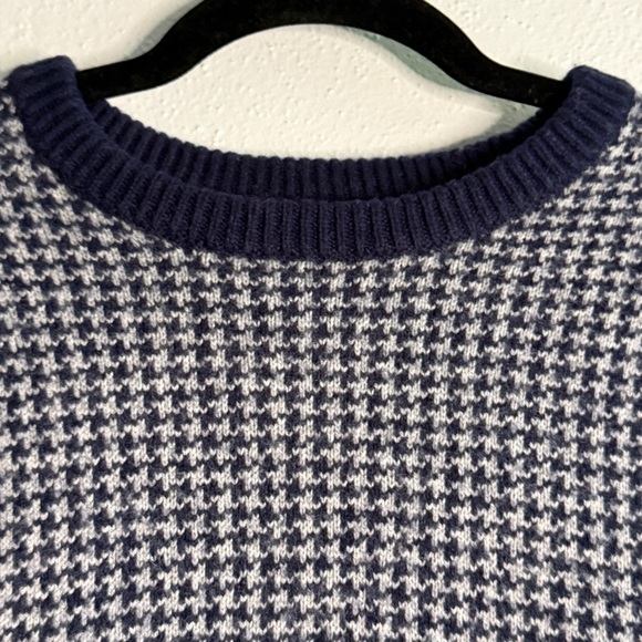 J. Crew Gray & Navy Blue Herringbone Crew Neck Sweater w/navy trim. Sz M. - Picture 2 of 8